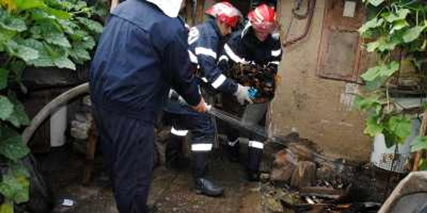 Ca să evitaţi incendiile, pompierii recomandă anumite măsuri foto arhivă