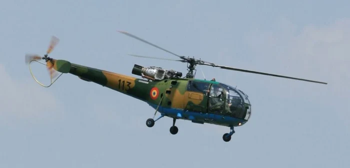IAR 316 este un elicopter de antrenament produs de Industria Aeronautică Română