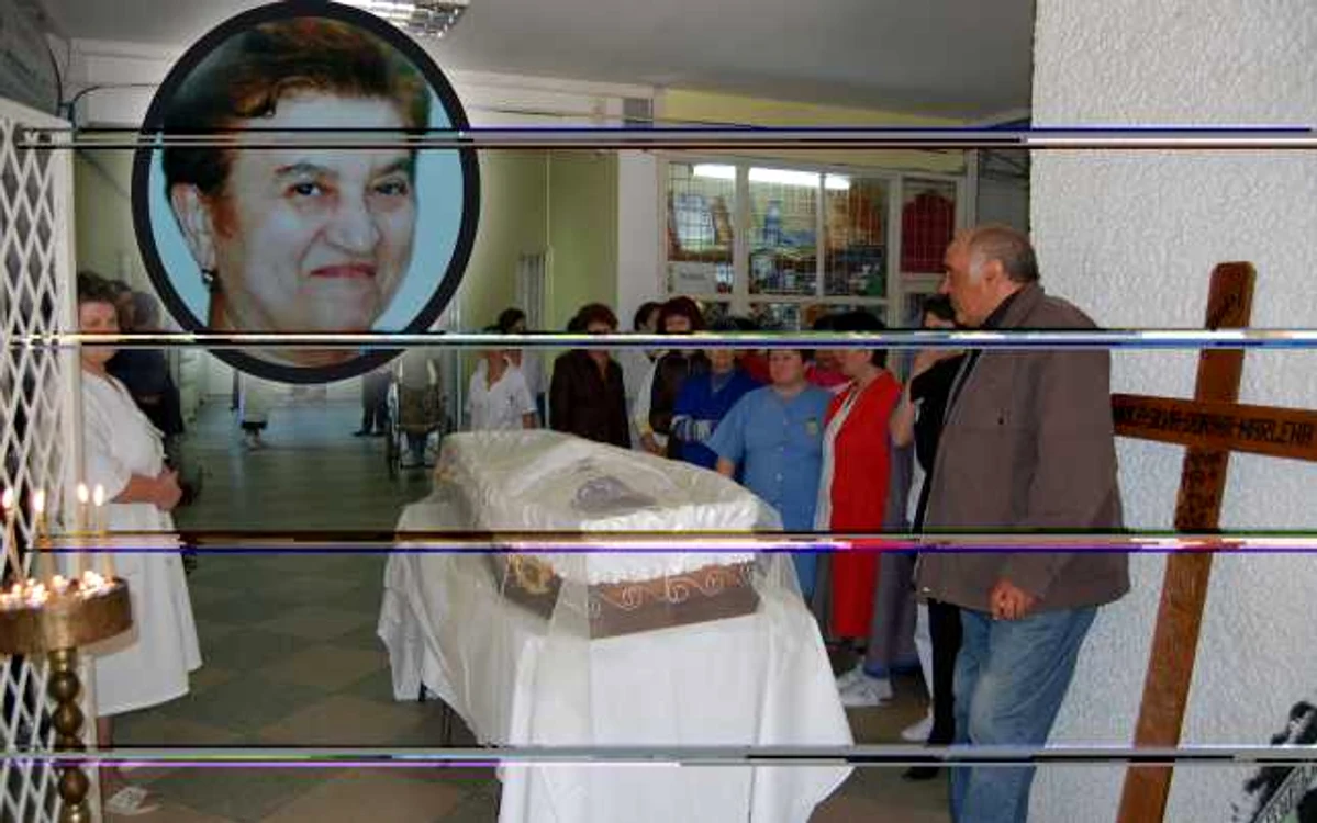 Cadrele medicale, şocate în jurul sicriului fostei colege