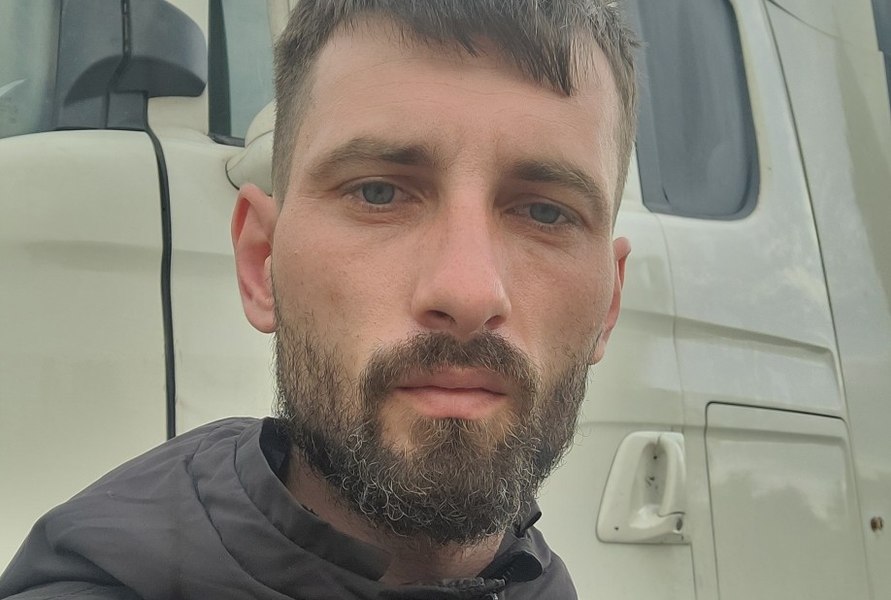 Mama românului care a înjunghiat de opt ori o fetiță, în Londra, spune că îi pare „foarte rău” pentru ce i s-a întâmplat copilei