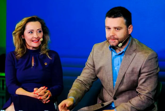 Elena Lasconi alături de Ciprian Ciucu FOTO: Facebook / Elena Lasconi