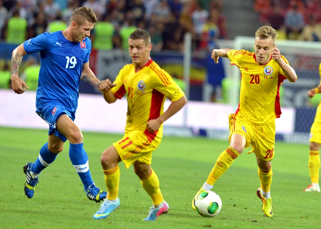 Maxim (dreapta) a fost declarat recent cel mai bun pasator din Budesliga FOTO Răzvan Păsărică