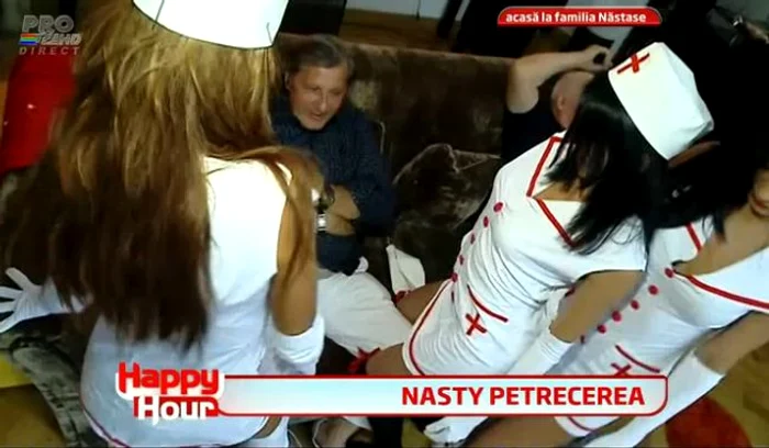 Ilie Năstase a petrecut de ziua lui cu Măruţă, cu şampanie şi cu asistente sexy (captură Pro TV)
