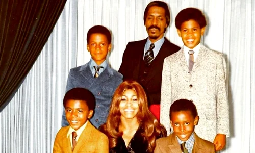 Tina Turner, Ike Turner si copiii sai   Instagram jpg