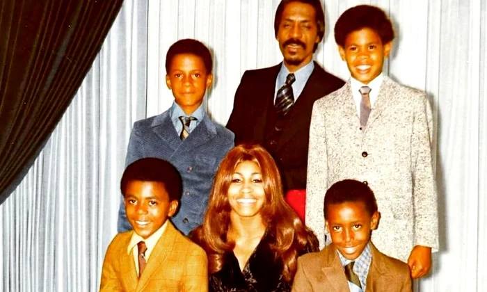 Tina Turner, Ike Turner si copiii sai   Instagram jpg