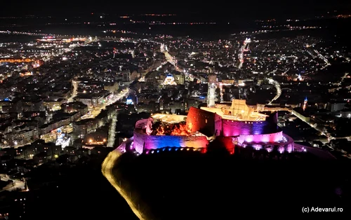 Cetatea Devei noaptea  Foto Daniel Guță (10) JPG