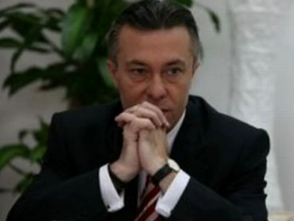 MAE : Consulatele nu îşi schimbă programul
