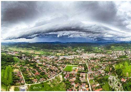 Furtuna celulară   Foto Marius Turc jpg