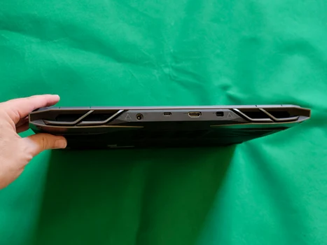 Acer PREDATOR HELIOS 300 (8) jpg