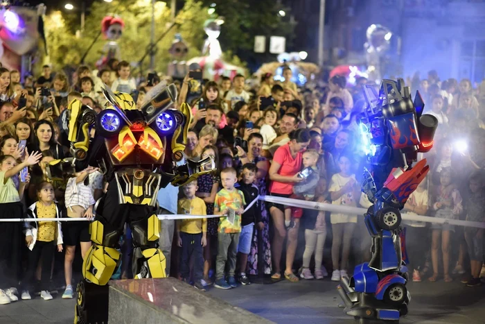 Puppets Occupy Street4 jpg