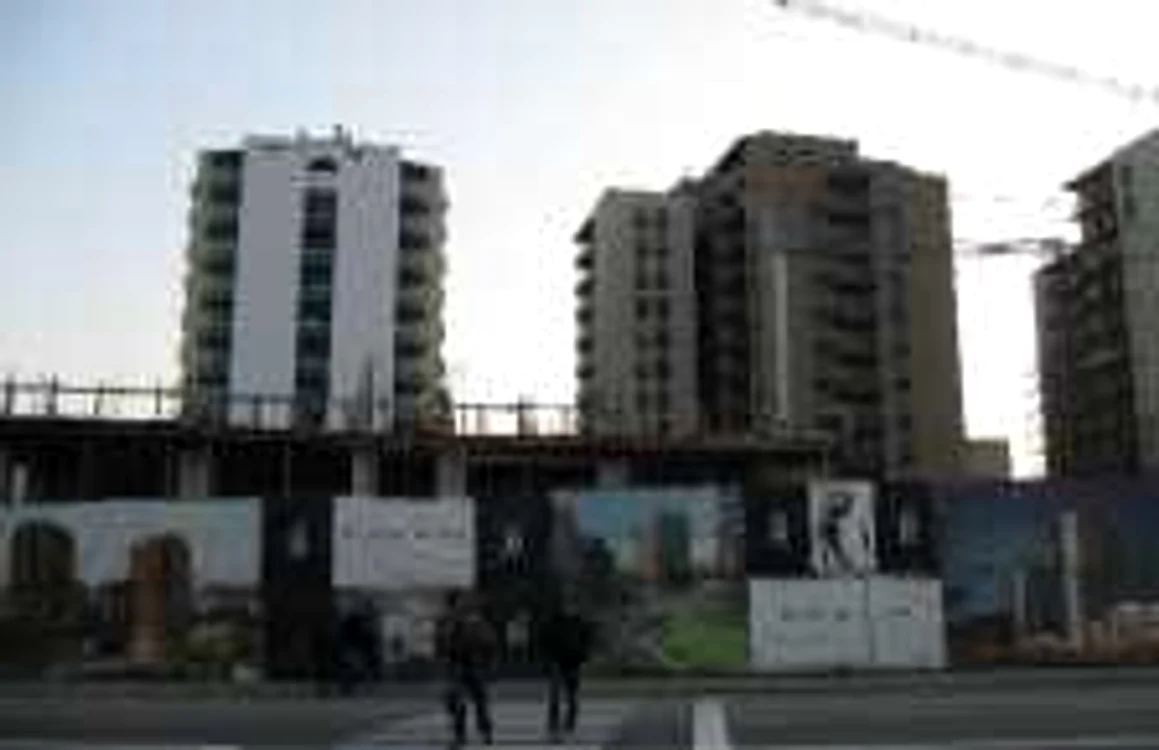 Consilierii locali vor decide cine vor fi norocoşii ce vor locui în cele 90 de apartamente foto Arhivă