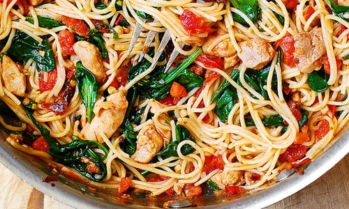 spaghete cu spanac si pui jpeg