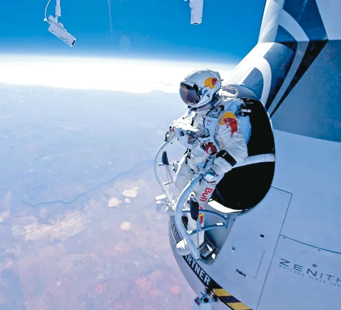Felix Baumgartner, a atins duminica trecută, viteza de 1.342,8 km/h după ce a sărit de la 39.056 de metri
