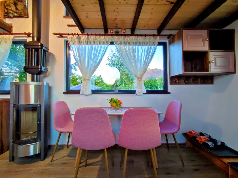 Casa-chitară de la Râșnov FOTO Symphony Tiny House Resort