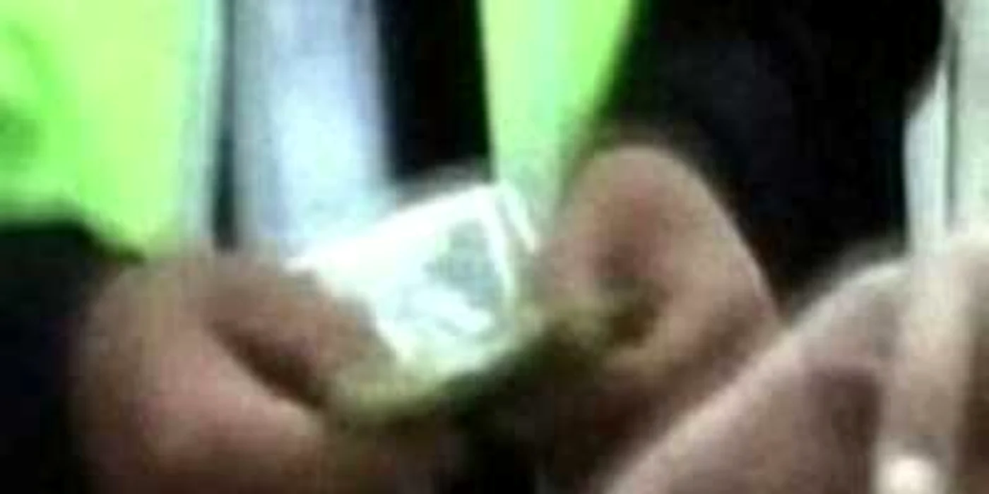 Falşii angajatori au încasat de la 15 persoane, identificate până în prezent, sume cuprinse între 110 şi 200 de euro.