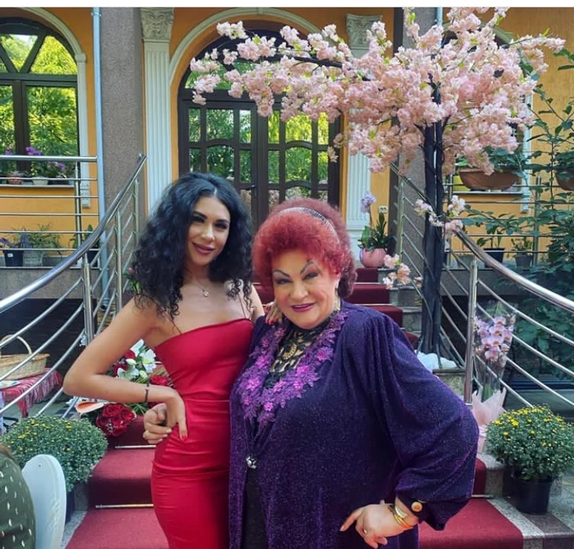 Beatrice Păun, nepoata Elenei Elenei Merișoreanu, e copia ei din tinerețe/ Sursa: Instagram 