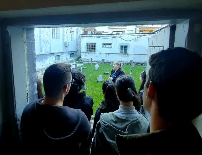 Elevi în vizită la Muzeul Comunismului pentru Copii. FOTO  Memorialul Închisoarea Pitești