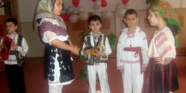 Sceneta „Pupăza din tei“, la Grădiniţa Ion Creangă