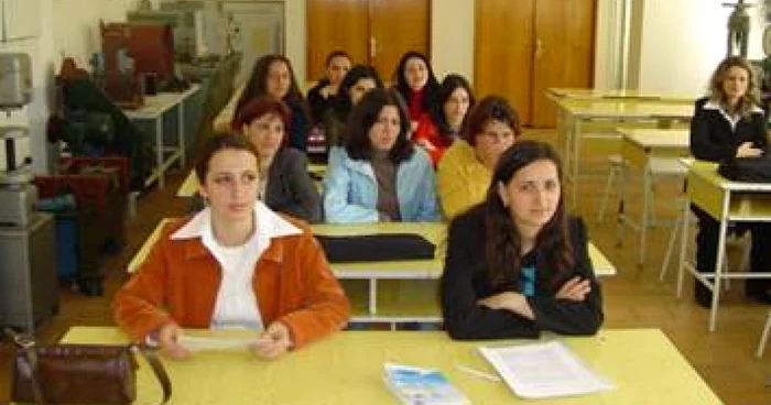 Ploieşti: Adolescenţii din Prahova sunt învăţaţi să-şi apere drepturile