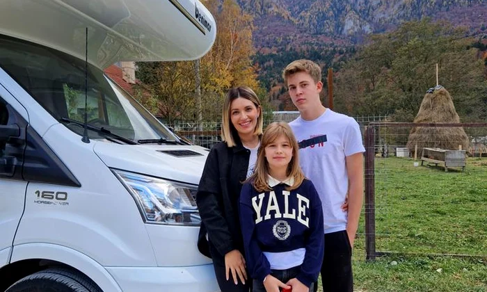 ela craciun rulota jpg
