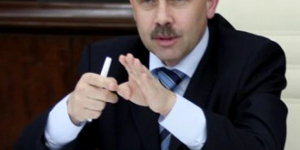 Pogea admite că economia României ar putea scădea cu 8% în acest an