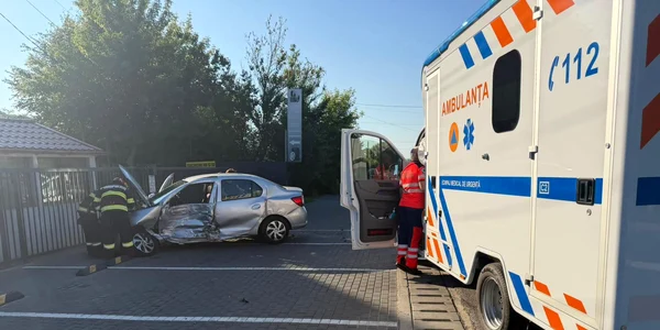 accident ambulanta in harlau iasi FOTO ISU Iasi jpg