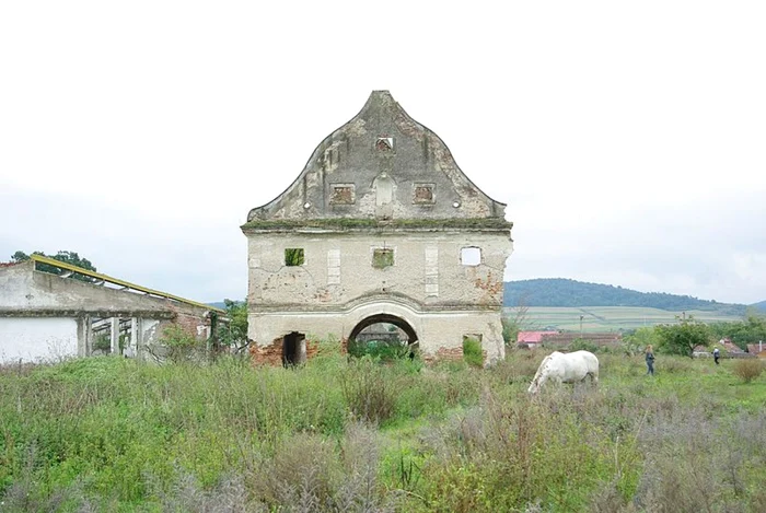 castel abandonat alba