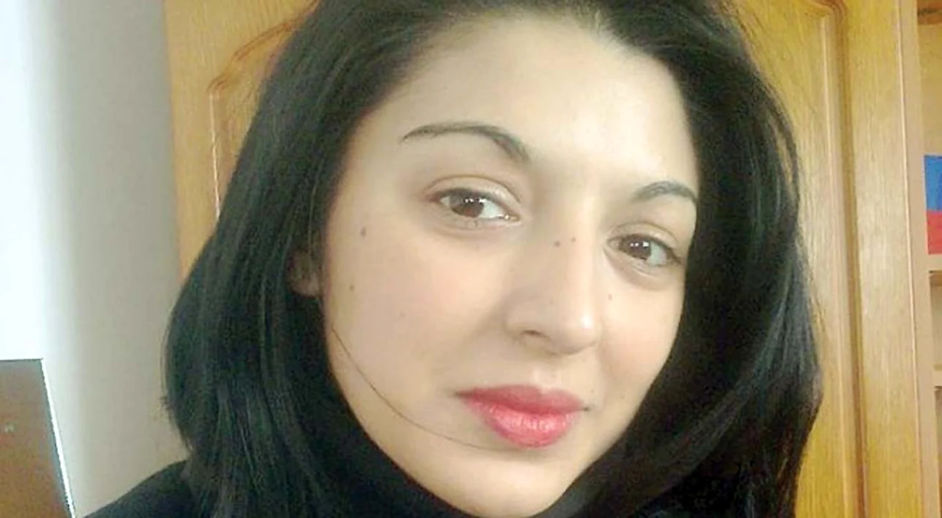 
    Alina Iorga (23 de ani),  elevă la o postliceală  de asistente medicale –  a ajuns la spital  cu apendicităFoto: Ziarul de Bacău, Deşteptarea  