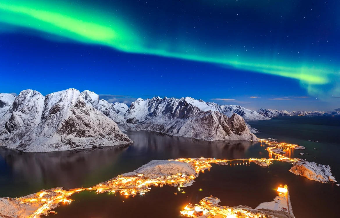 Săptămâna aceasta, aurora boreală ar putea colora din nou cerul. Foto pexels