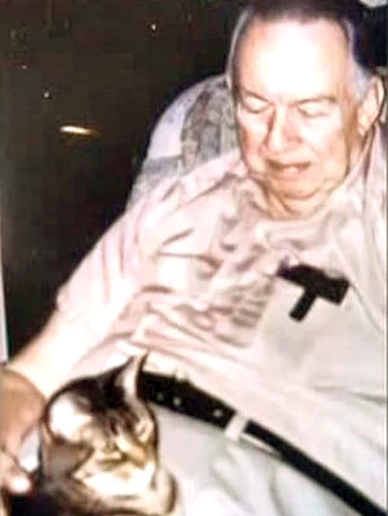 James Bomar Talbot le-a făcut fericite pe toate mâţele din orașul în care a trăit