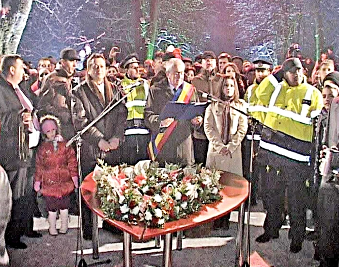 18 cupluri au spus ”DA” la Poarta Sărutului