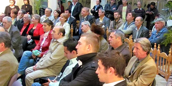Biblioteca Județeană Buzău îmbracă haine de sărbătoare