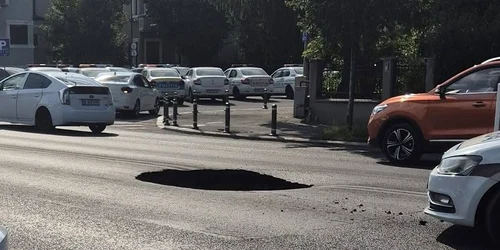 carosabil surpat bulevardul eroilor capitala FOTO Facebook / Info Trafic Bucuresti si Ilfov