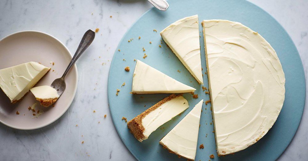 Cheesecake cu ciocolată albă. Rețeta care este gata în mai puțin de 10 minute