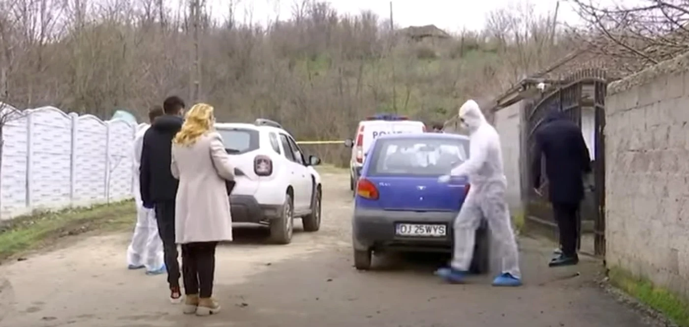 Anchetatorii au ridicat probe de la faţa locului. FOTO: captură video/Plus Oltenia