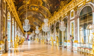 Sala Oglinzilor Versailles FOTO Hotel des Roys webp