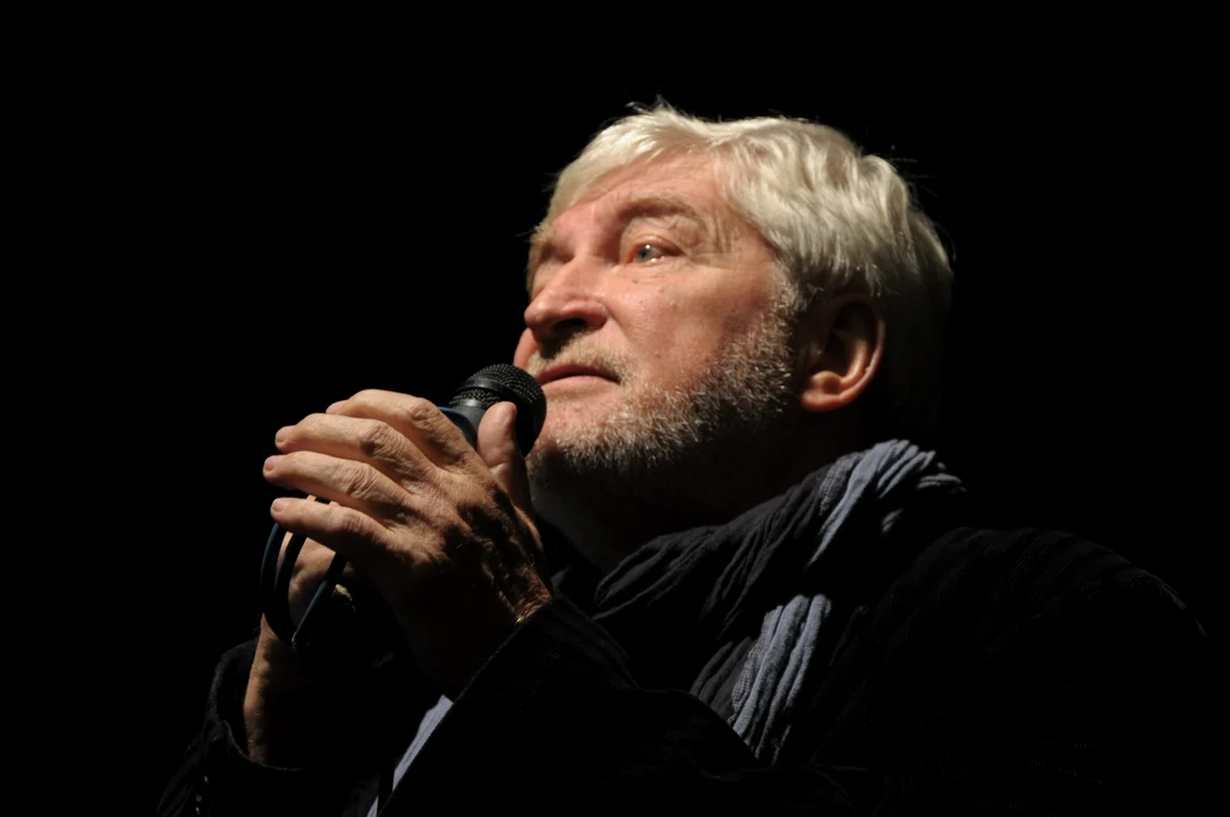 
    Eusebiu Ştefănescu a fost considerat cel mai bun recitator din ţara noastrăFoto: Mediafax  