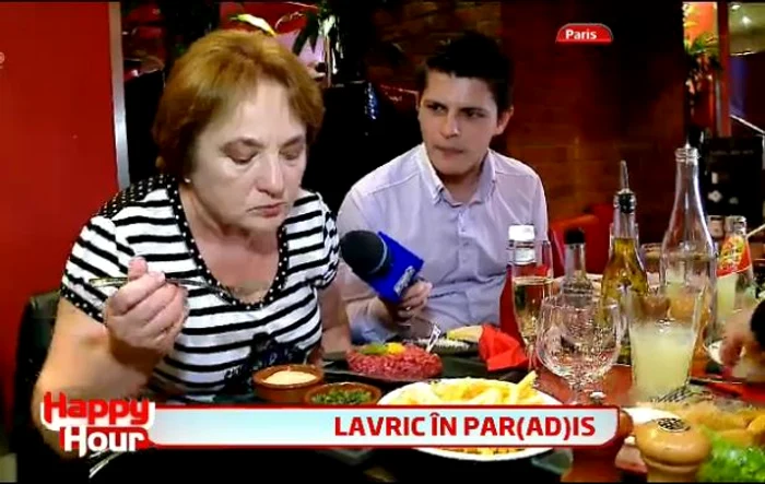 Laura Lavric a încercat mai multe delicatese franţuzeşti (captură: Pro TV)