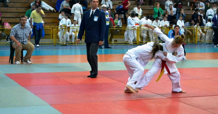 Echipa de judo a CSM Satu Mare este pregătită de antrenorii Marian Halas şi Vasile Fuşle