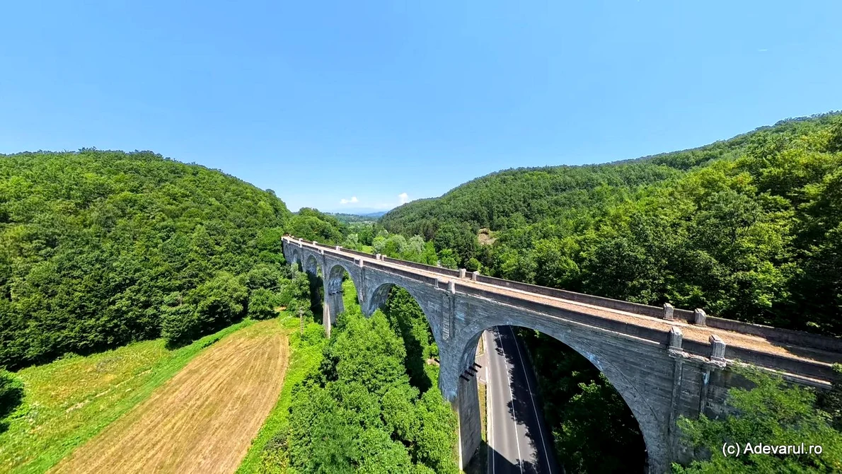 Calea ferata Deva Brad, viaductul Luncoiu  Foto Daniel Guță  ADEVĂRUL (2) jpg
