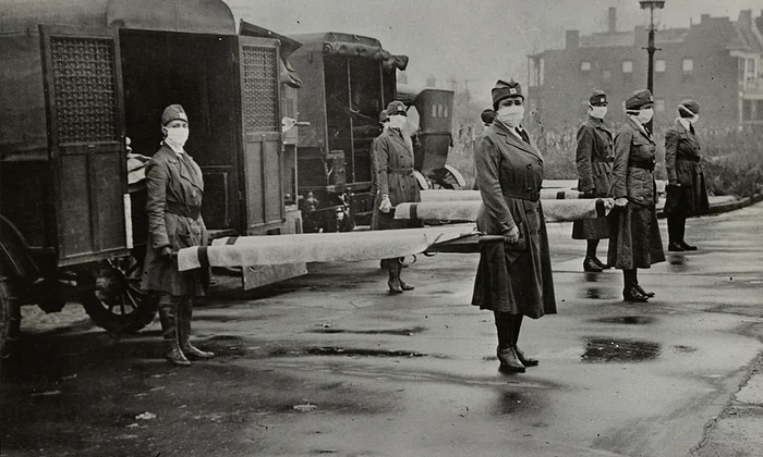 Crucea Roșie în orașul american St. Louis, în timpul epidemiei de gripă spaniolă din 1918 (© Library of Congress)