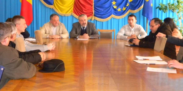 Transportatorii au cerut ajutor prefectului Radu Renga FOTO