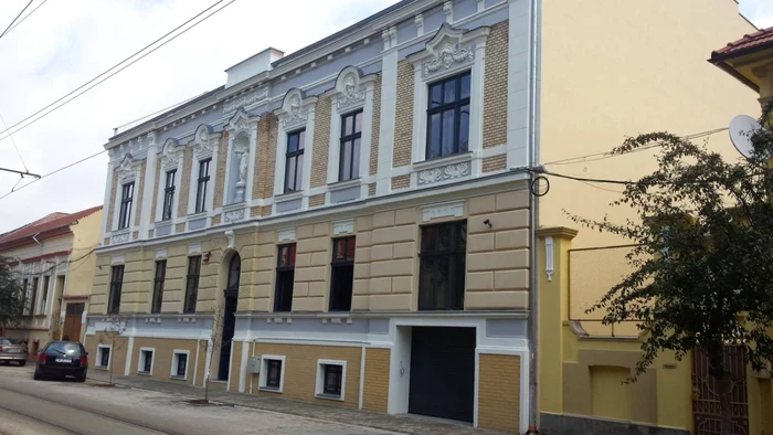 Inaugurarea centrului de afaceri de pe strada Gh.Doja FOTO Ştefan Both