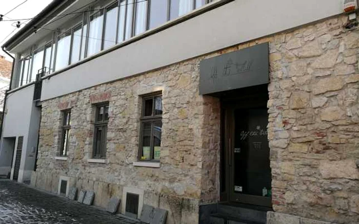 cluj oliver restaurant off the wall. foto remus florescu