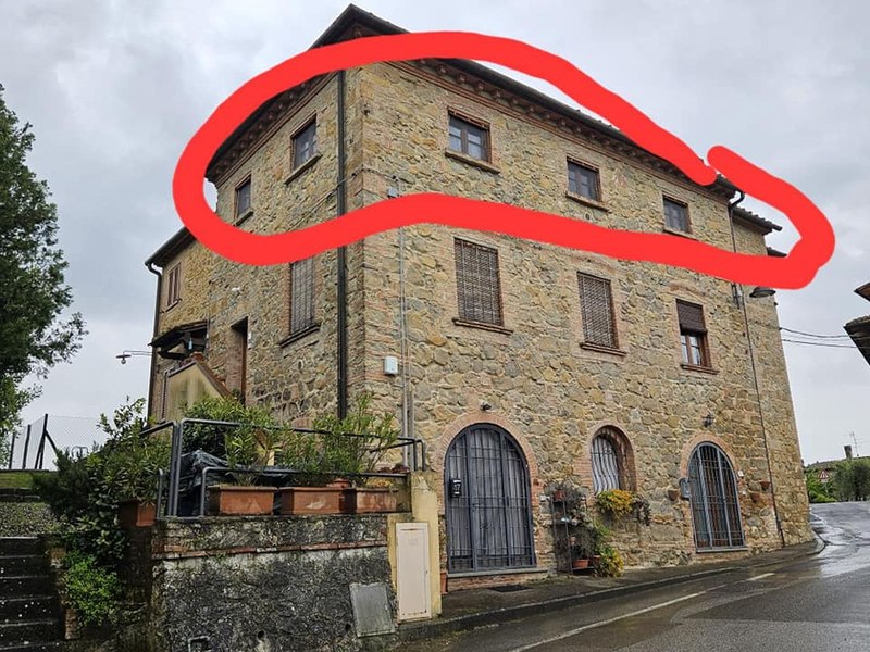 Două apartamente în Toscana, mai ieftine decât un apartament din București