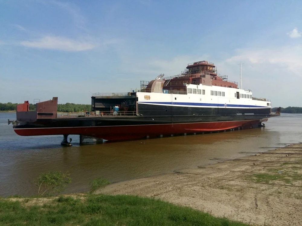 Lansarea la apă a feribotului Flatoy FOTO Vard Brăila