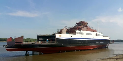 Lansarea la apă a feribotului Flatoy FOTO Vard Brăila