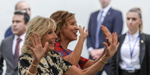 Jill Biden  Carmen Iohannis scoala Uruguay 7 mai 2022 FOTO Inquam Photos / Octav Ganea