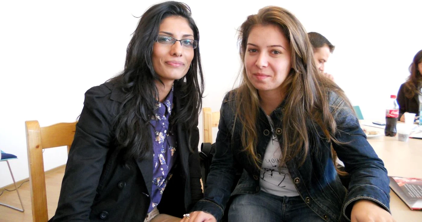 Nicoleta Călin şi Alexandra Ancuţa sunt studente