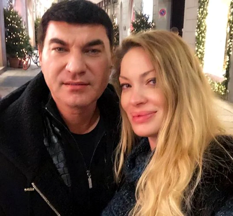 Valentina Pelinel și Cristi Borcea au început pregătirile pentru nașterea gemenelor Foto: Instagram